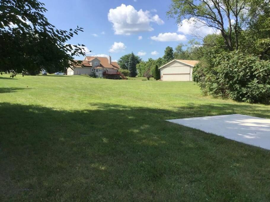 Villa House On Grass Runway With Fly-In/Fly-Out Access Tecumseh Exterior foto